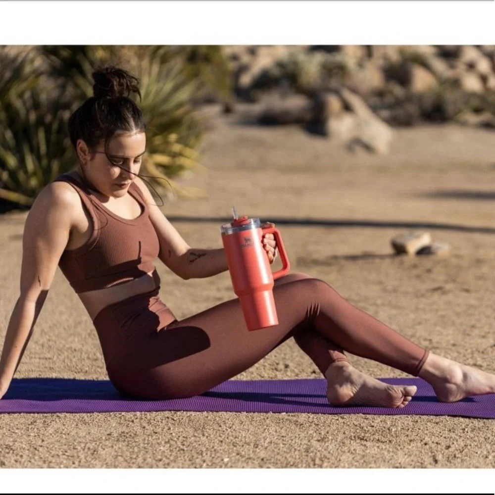 Stanley 40oz Tumbler Target Exclusive Coral color - Picture 7 of 15